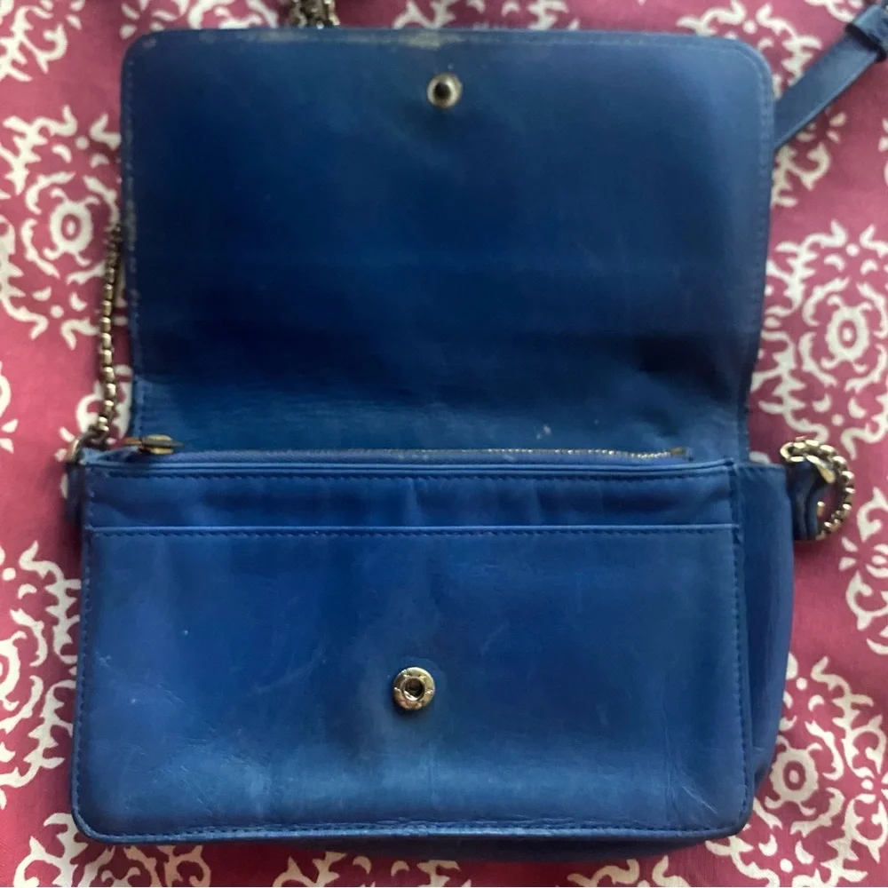 Stuart Weitzman Blue Premium Leather Silver Box Chain Crossbody Bag